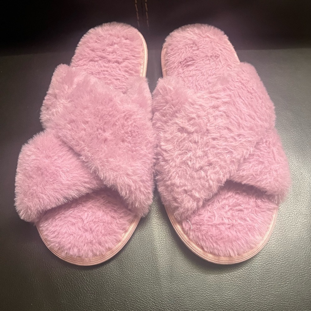 Pink Plush Slide Slippers with Criss-Cross‎ Design
